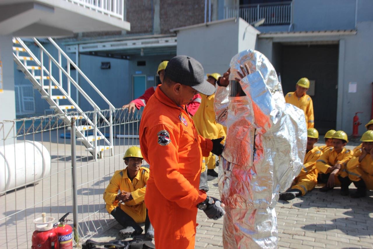 Foto Bersama Alumni BST